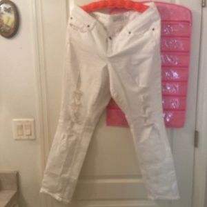 White distressed boyfriend jeans